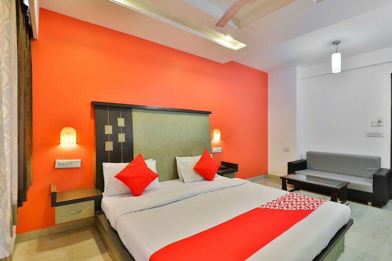 Oyo 22574 Hotel Deep Palace