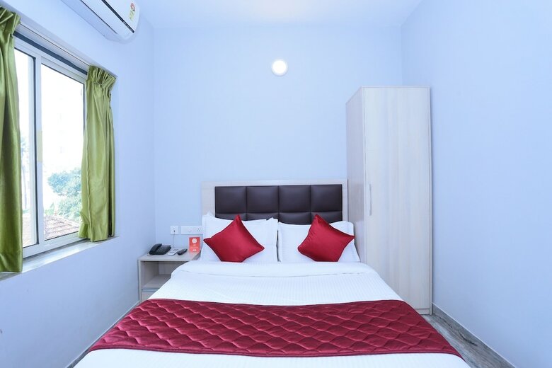 Oyo 16910 Hotel Prince Palace
