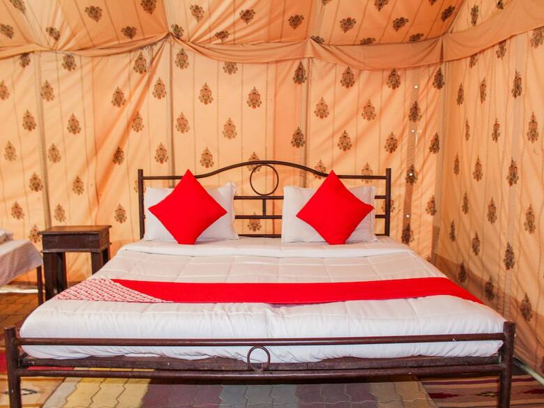 Oyo 26228 Royal Camps