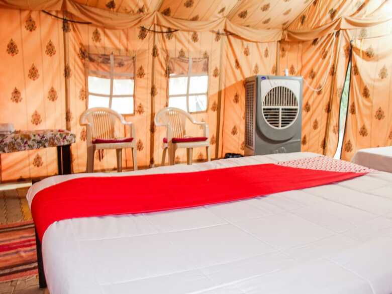 Oyo 26228 Royal Camps