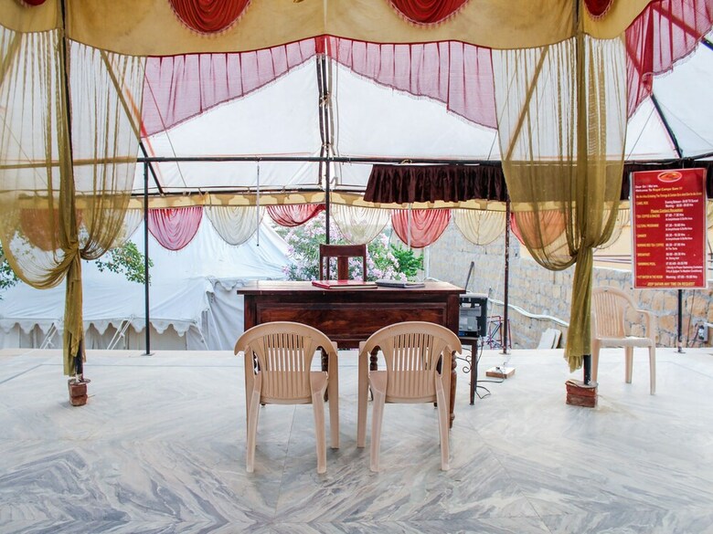 Oyo 26228 Royal Camps