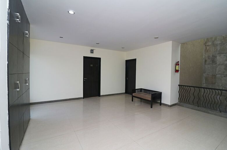 Hotel Oyo 24624 Kaycee Residency