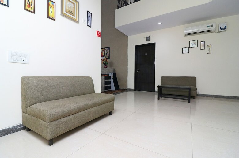 Hotel Oyo 24624 Kaycee Residency