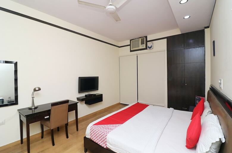 Hotel Oyo 24624 Kaycee Residency