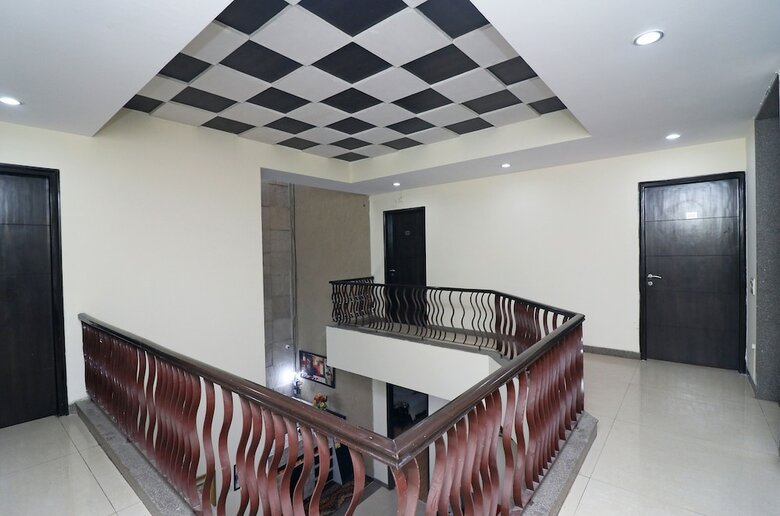 Hotel Oyo 24624 Kaycee Residency
