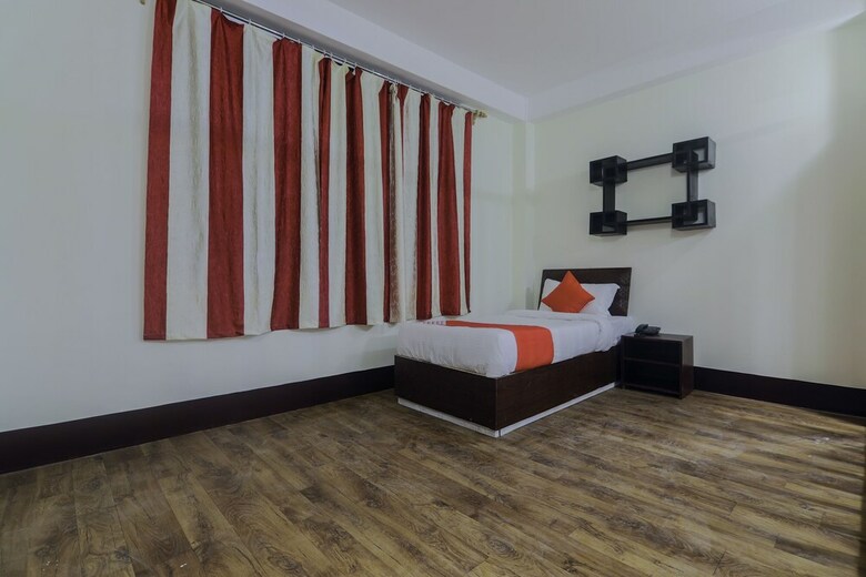 Hotel Oyo 18759 Nirvana Guest House