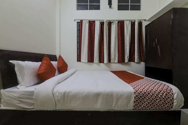 Hotel Oyo 18759 Nirvana Guest House