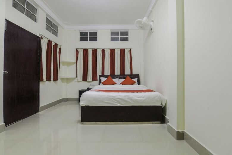 Hotel Oyo 18759 Nirvana Guest House