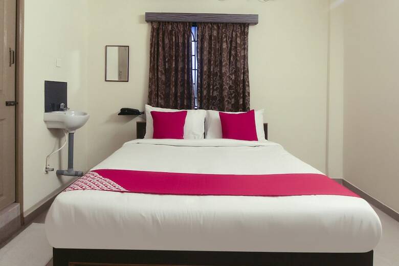 Hotel Oyo 24392 Flagship Damodar Inn