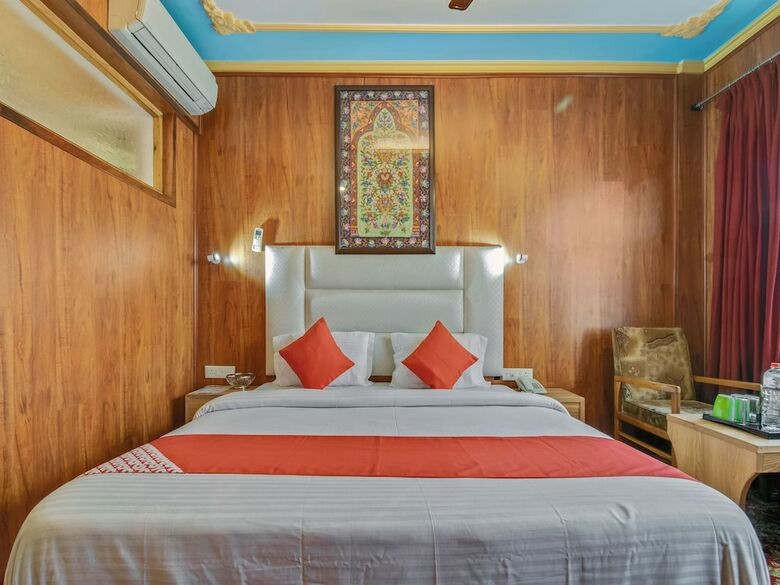 Oyo 6112 Hotel Snow Palace