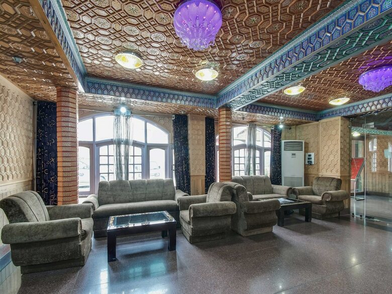 Oyo 6112 Hotel Snow Palace