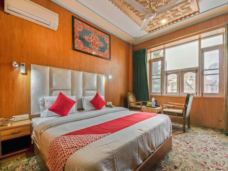 Oyo 6112 Hotel Snow Palace