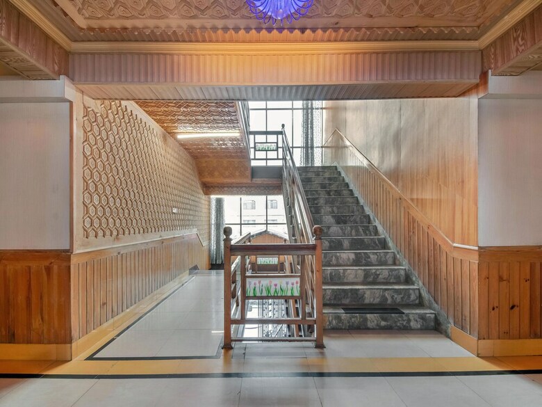Oyo 6112 Hotel Snow Palace
