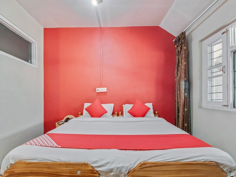 Oyo 6112 Hotel Snow Palace