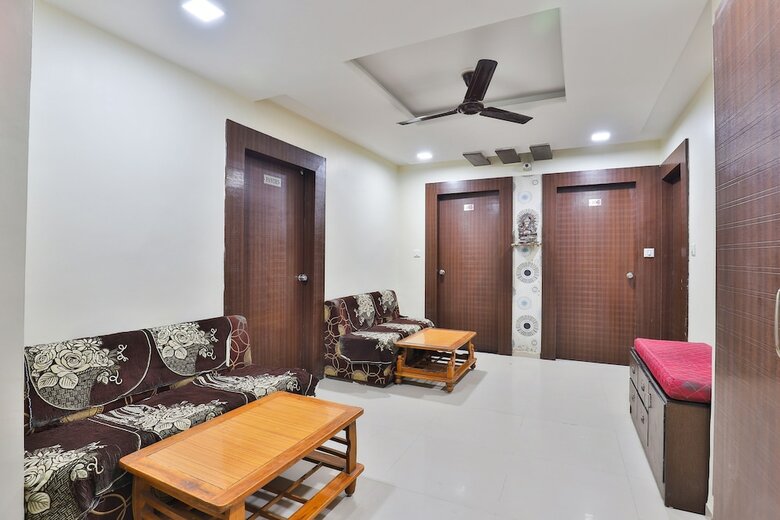 Oyo 11985 Hotel Kushboo