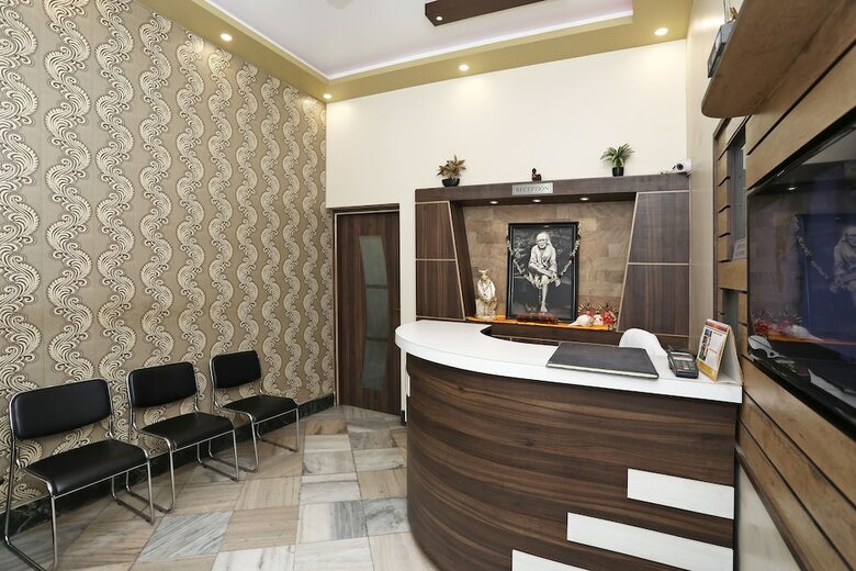 Hotel Oyo 24553 Paradise Inn Newtown