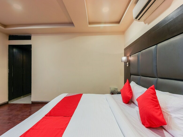 Oyo 22412 Flagship Hotel Sai Prakash