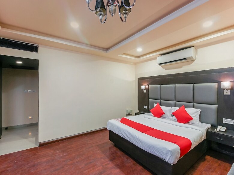 Oyo 22412 Flagship Hotel Sai Prakash