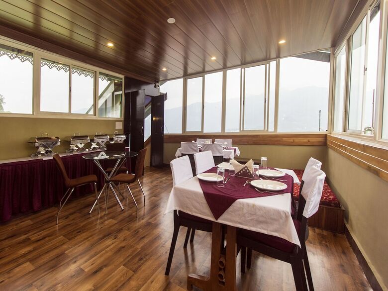 Hotel Oyo 14217 Silver Wood