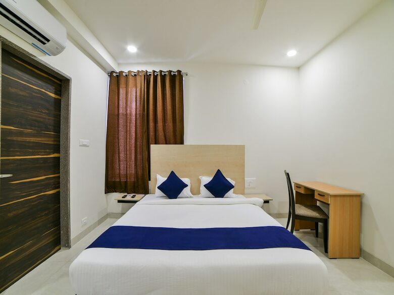 Hotel Oyo 18833 Silverkey Babylon Whitefields