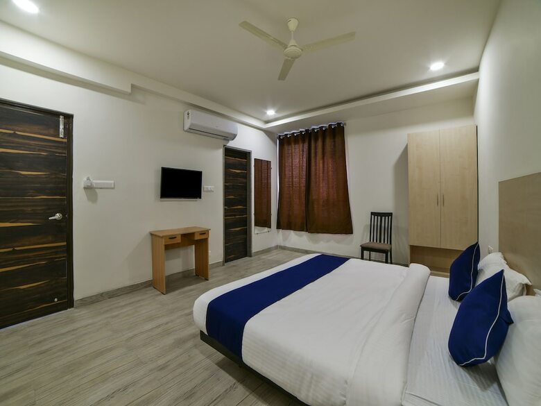 Hotel Oyo 18833 Silverkey Babylon Whitefields
