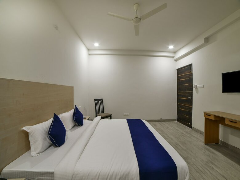 Hotel Oyo 18833 Silverkey Babylon Whitefields