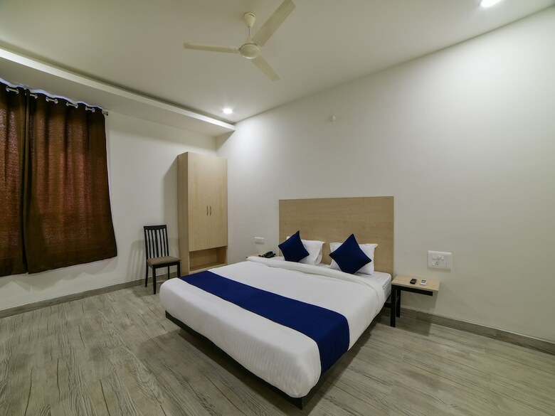 Hotel Oyo 18833 Silverkey Babylon Whitefields