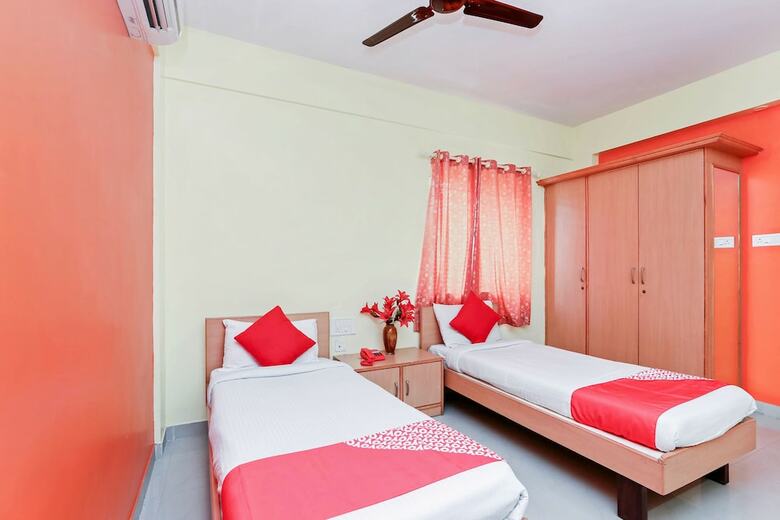 Hotel Oyo 24195 Jasmine Suites