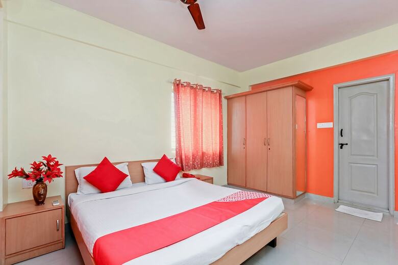 Hotel Oyo 24195 Jasmine Suites