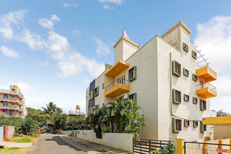 Hotel Oyo 24195 Jasmine Suites