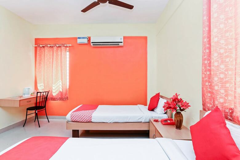 Hotel Oyo 24195 Jasmine Suites