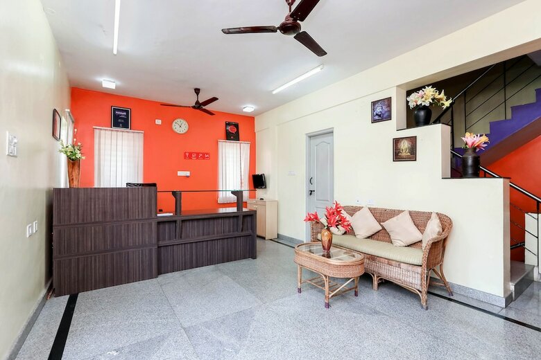 Hotel Oyo 24195 Jasmine Suites