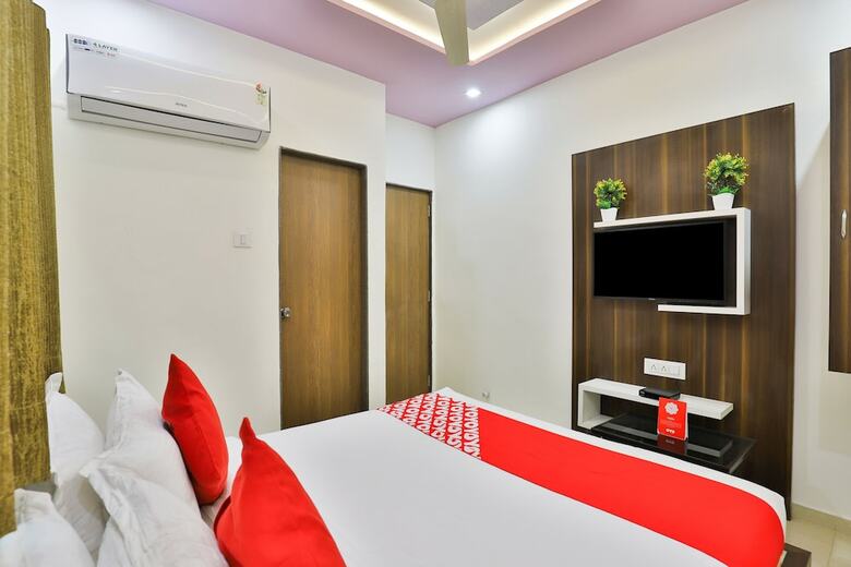 Oyo 22374 Hotel Navjivan