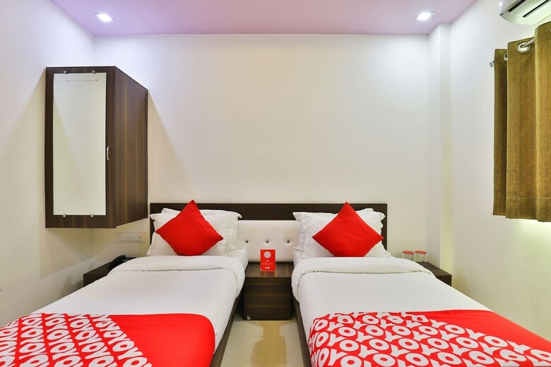 Oyo 22374 Hotel Navjivan