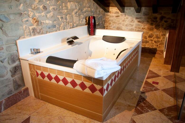 Hostal Posada La Torre De Los Isla & Spa