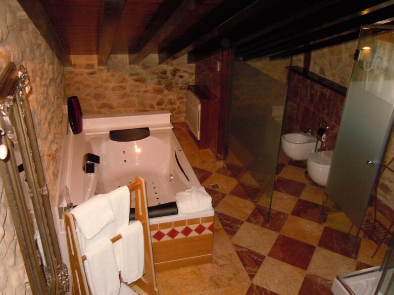 Hostal Posada La Torre De Los Isla & Spa