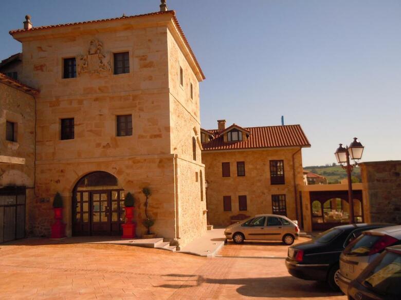 Hostal Posada La Torre De Los Isla & Spa