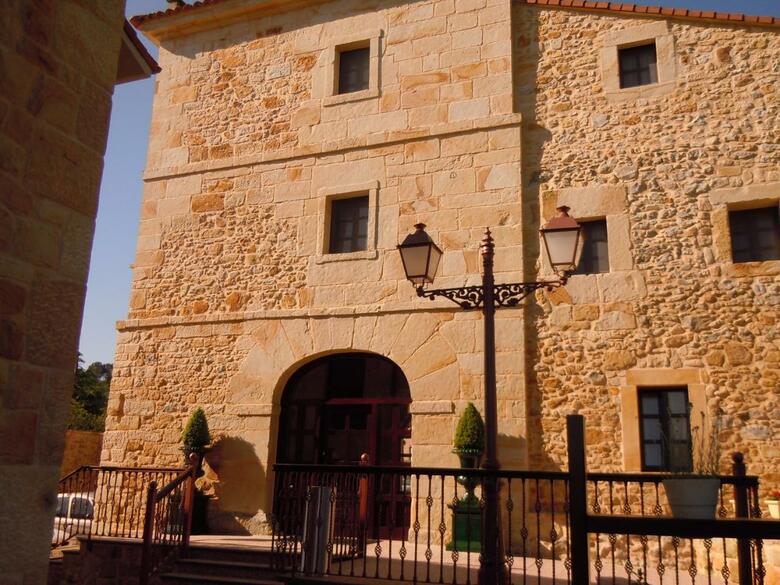 Hostal Posada La Torre De Los Isla & Spa