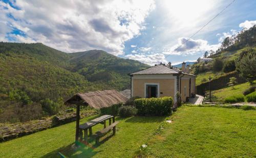 Apartamentos Rurales El Bosque De Las Vi�as