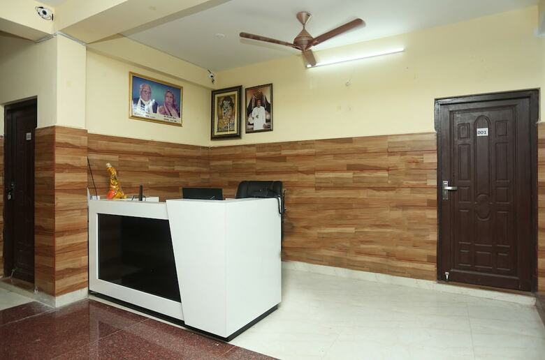 Oyo 19556 Hotel Puri Inn