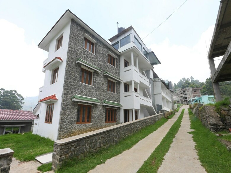 Hotel Oyo 14261 Tanzanite Inn