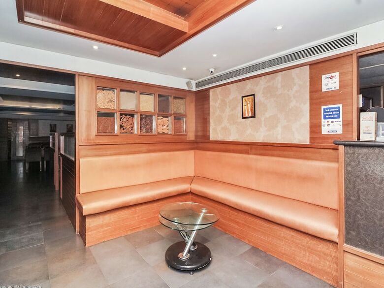 Capital O 24450 Hotel Surabhi