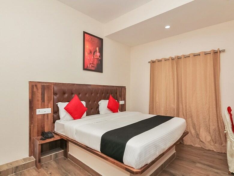 Capital O 24450 Hotel Surabhi