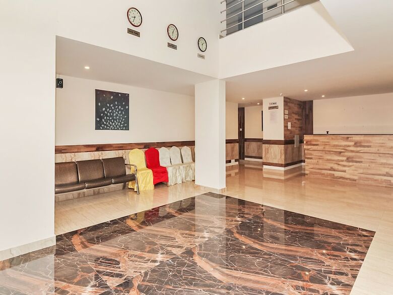 Capital O 24450 Hotel Surabhi