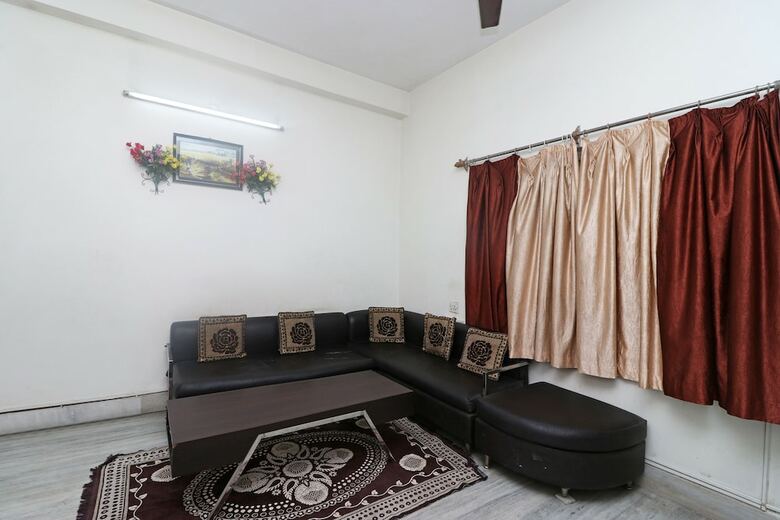Hotel Oyo 24591 Mishra Residency Newtown