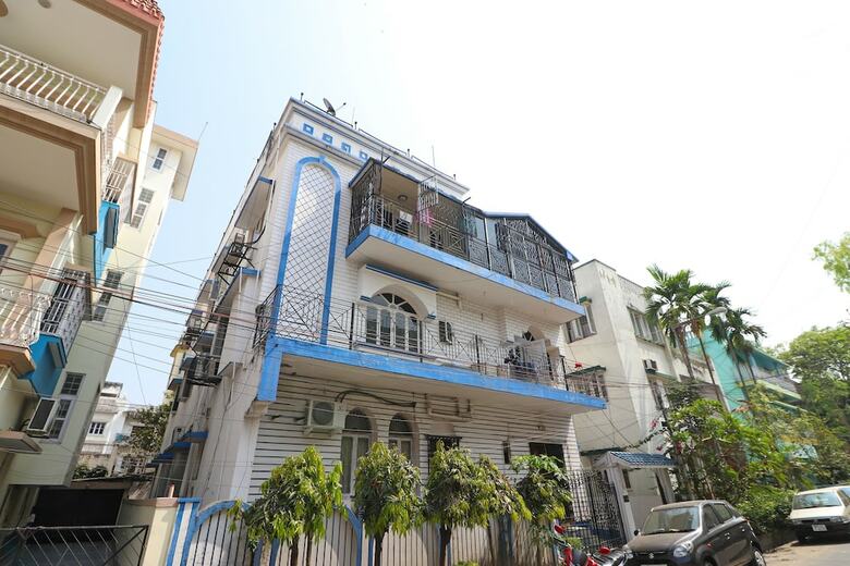 Hotel Oyo 24591 Mishra Residency Newtown