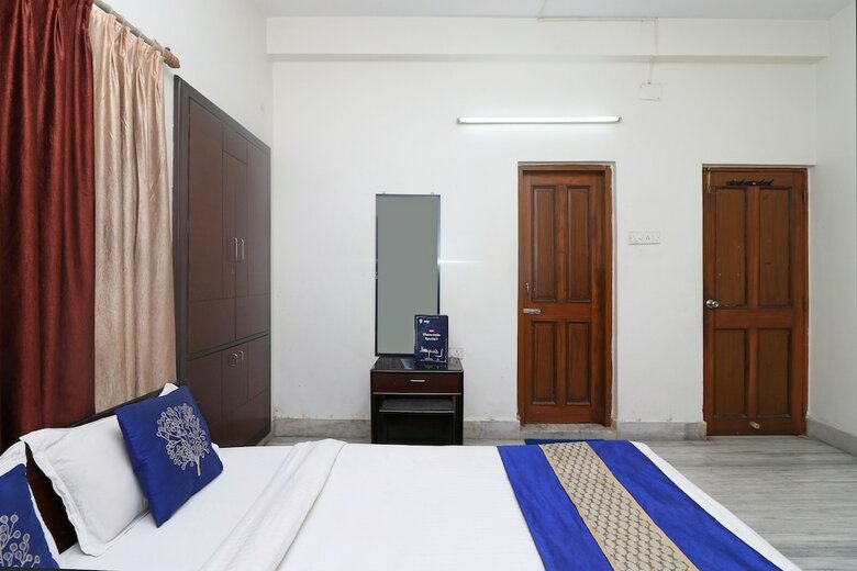 Hotel Oyo 24591 Mishra Residency Newtown