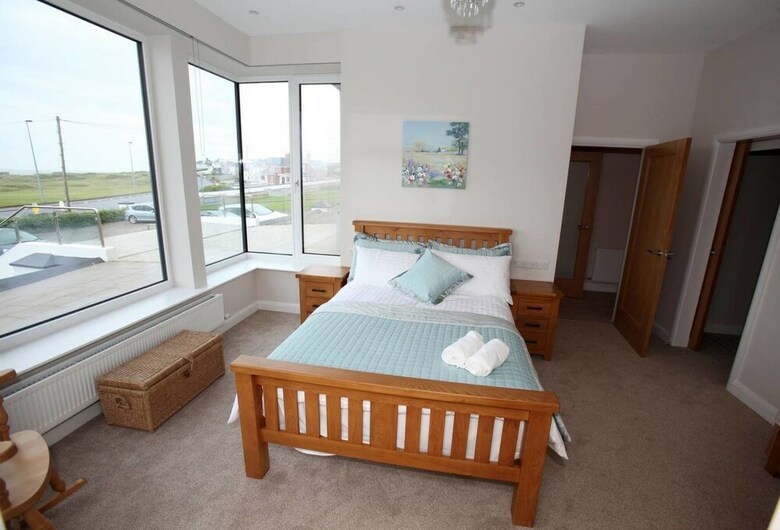 Spectacular & Stunning Seaview
