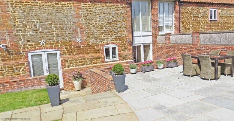 Little Manor
