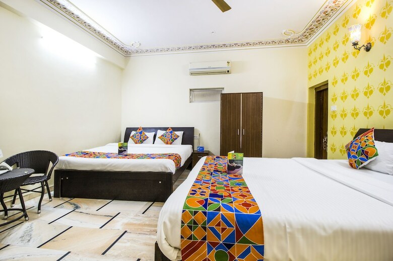 Hotel Fabexpress White Palace